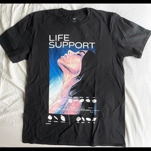 Madison Beer Life Support Tour Tshirt in sz Large